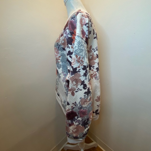 H & M Quilted Floral Sweatshirt - Picture 3 of 9